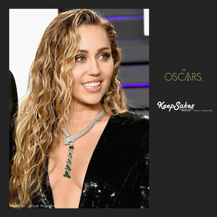 oscars-2019-miley-cyrus-keepsakes-jewelry-and-gifts